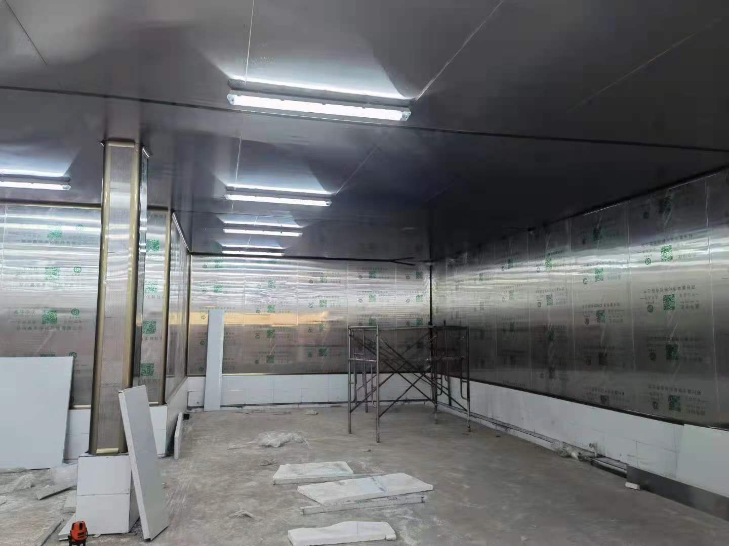 尉氏縣周伍清真食品廠鹵制車間凈化裝修工程！